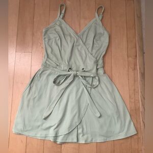 Mint green romper with drawstring waist Size Small 4/6